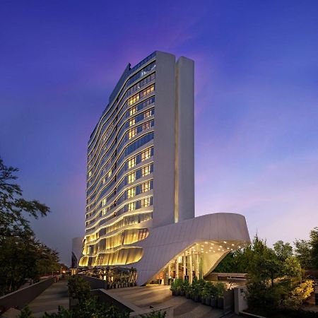Hotel Doubletree By Hilton Ahmedabad Extérieur photo