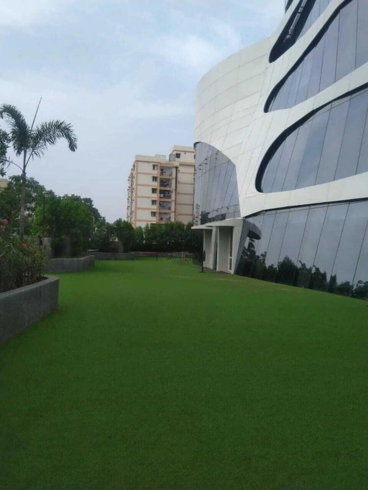 Hotel Doubletree By Hilton Ahmedabad Extérieur photo