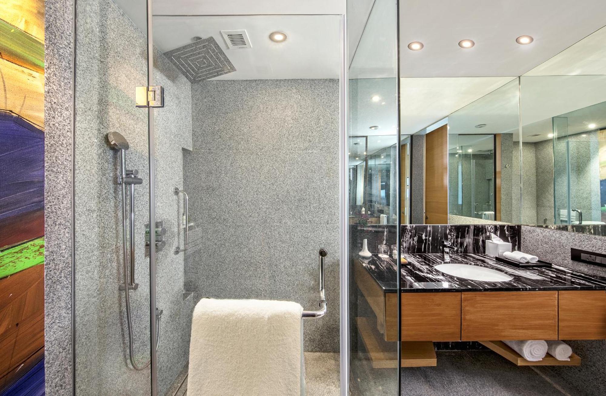 Hotel Doubletree By Hilton Ahmedabad Extérieur photo