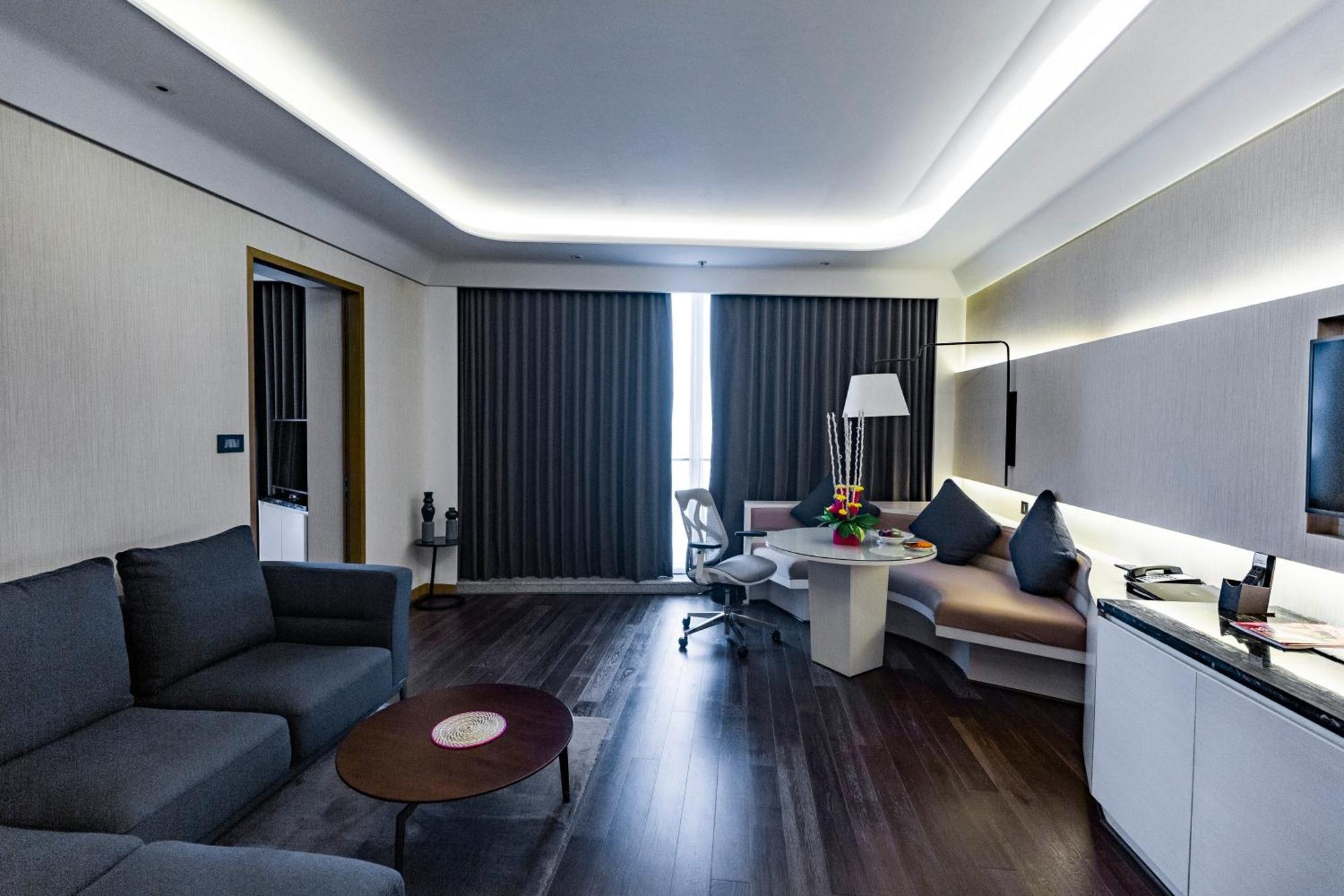 Hotel Doubletree By Hilton Ahmedabad Extérieur photo