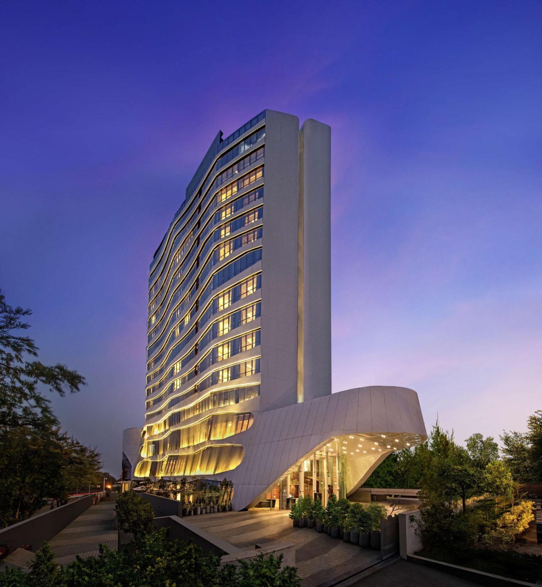 Hotel Doubletree By Hilton Ahmedabad Extérieur photo