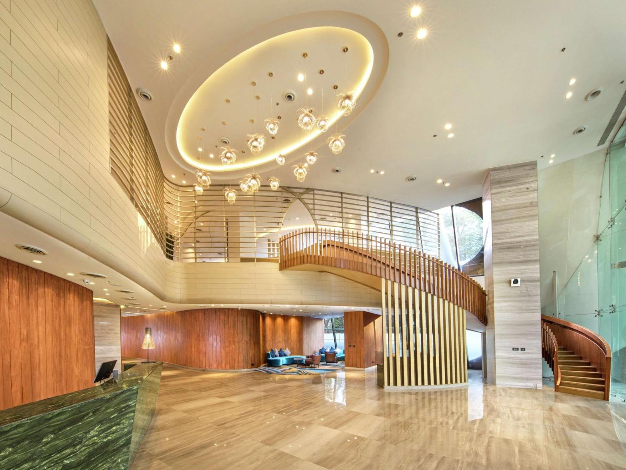 Hotel Doubletree By Hilton Ahmedabad Extérieur photo