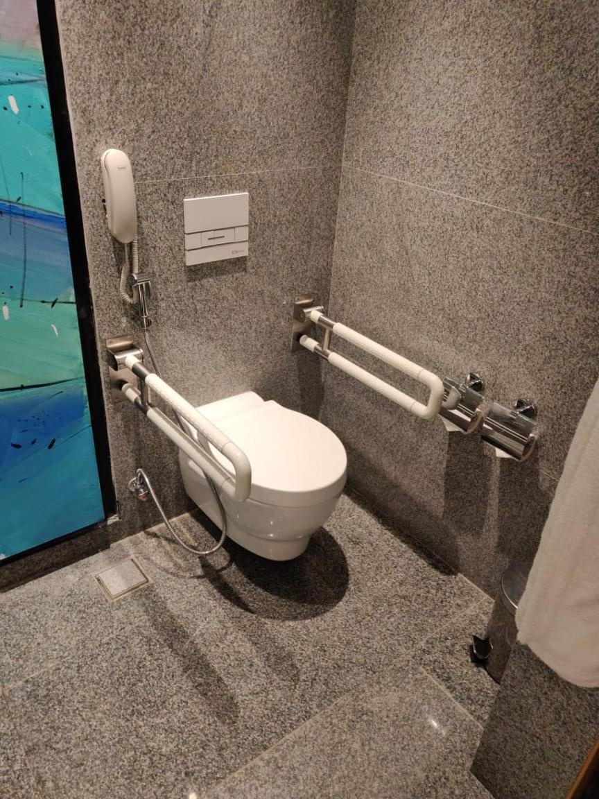 Hotel Doubletree By Hilton Ahmedabad Extérieur photo